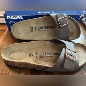 Brown Leather/Gold Sandal - Birkenstocks